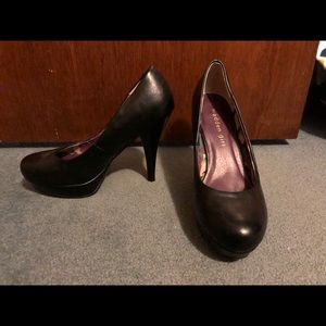 Steve Madden Black Leather Heels